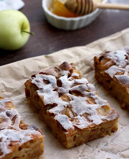 Sharlotka: Russian Apple Pie