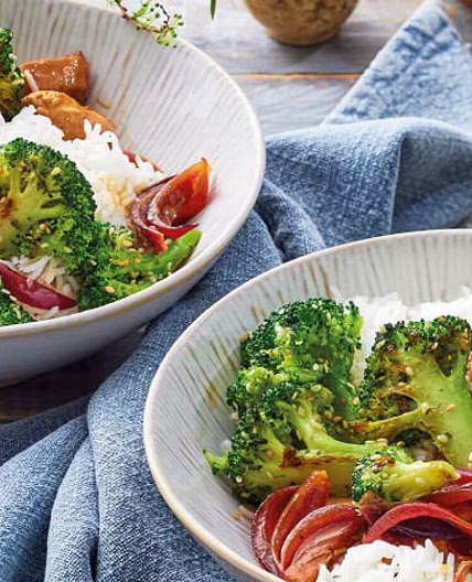 Scharfes Hähnchen mit Sesam-Brokkoli und Reis