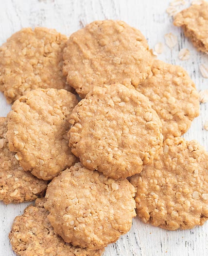 3 Ingredient Healthy Peanut Butter Oatmeal Cookies