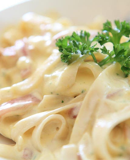 Receita de Macarronada de frango com molho branco