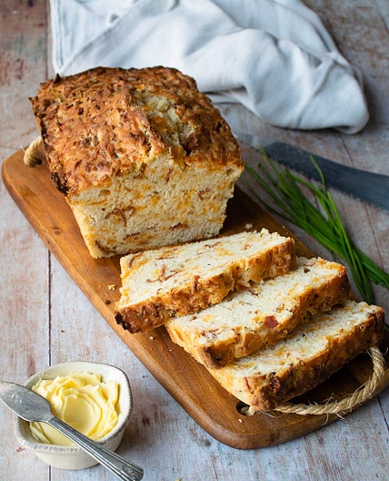 Bacon, Cheddar and Chive Buttermilk Biscuit Bread