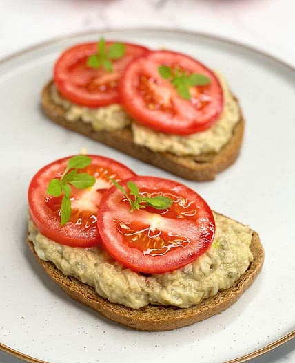 Easy Romanian Eggplant Salad with Homemade Mayo (Salata de Vinete)