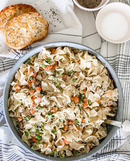 Easy Chicken or Turkey Pot Pie Skillet Pasta