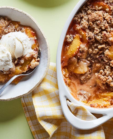 Peach crumble