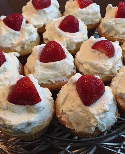 Honey Cupcakes with Strawberries