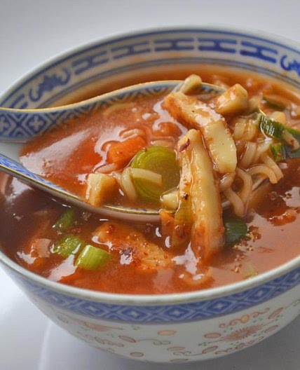 Chinesische Tomatensuppe mit Gemüse