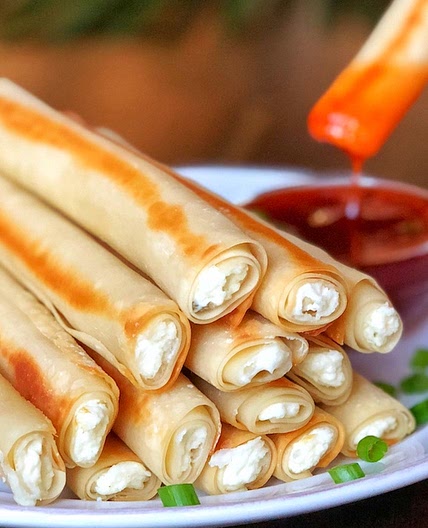 Easy Baked Cream Cheese Rangoon Rolls