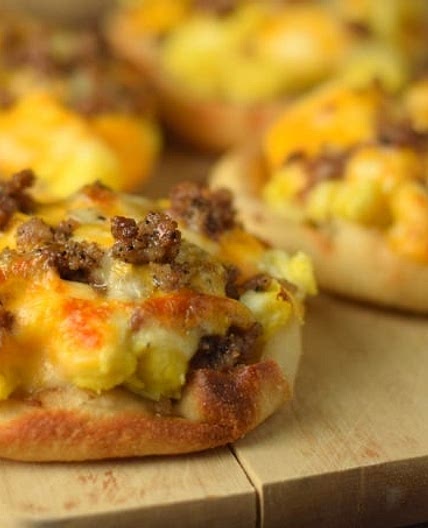 English Muffin Breakfast Pizza