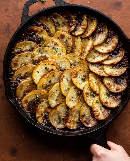 Vegan hotpot with lentils and mushrooms