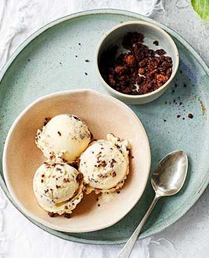 Buttermilk, brown sugar & rye bread ice cream