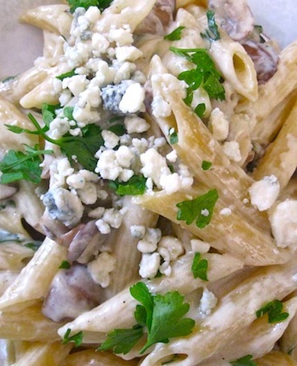 Pasta with Mushrooms and Gorgonzola Cheese Sauce
