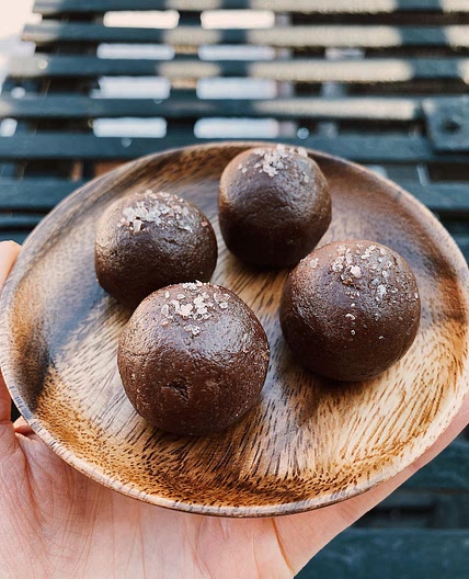 5-Ingredient Salted Chocolate Fudge Balls