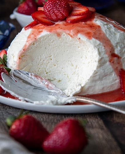 Coeur a la Creme with Strawberries