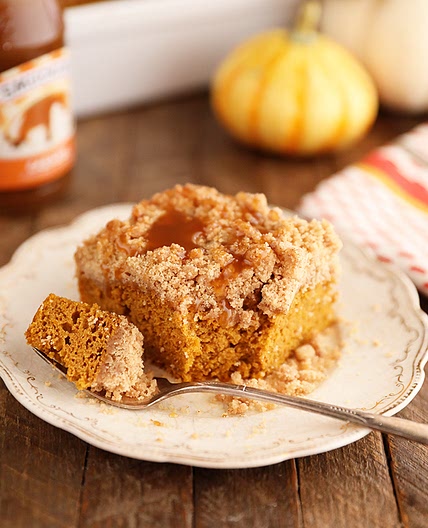 Easy Caramel Pumpkin Crumb Cake