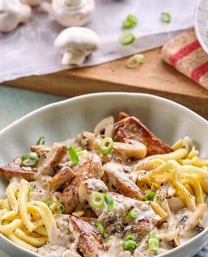 Geschnetzeltes in Rahm mit Champignons und Spätzle