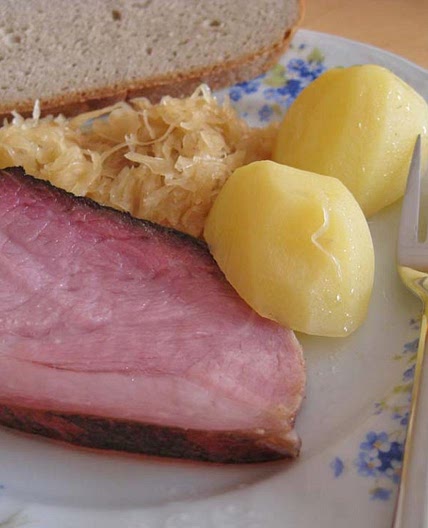 Geselchtes mit Sauerkraut