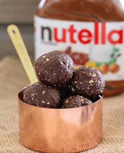 Healthy 'Nutella' Protein Balls | 3 Ingredients