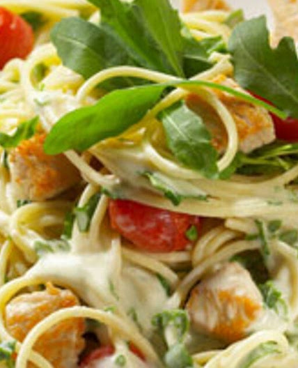 Rucola-Pasta mit Frischkäsesauce