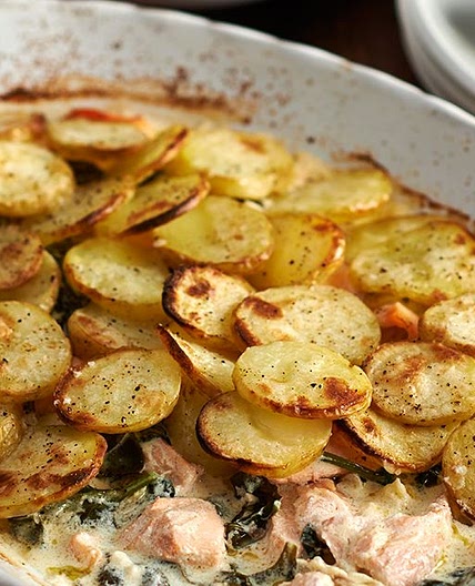Salmon, spinach and crème fraîche bake