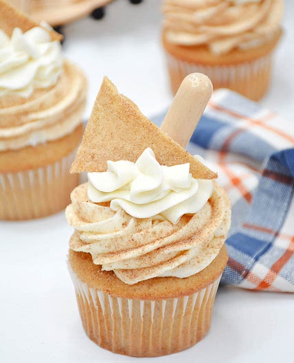 Horchata Cupcakes with Cinnamon Frosting