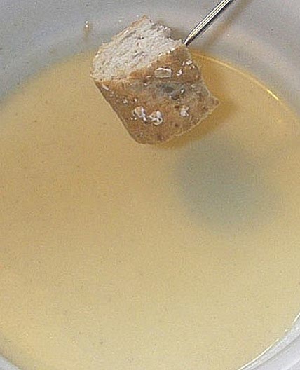 Steirisches Käsefondue mit Zirbenschnaps