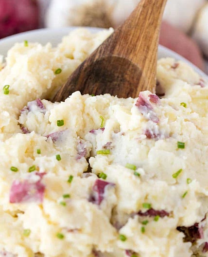 Steakhouse Style Garlic Mashed Potatoes