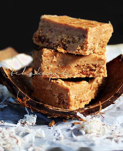 Douce kokoye, Haitian coconut fudge with shredded coconut