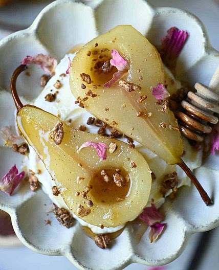 Vanilla Poached Pears with Yogurt