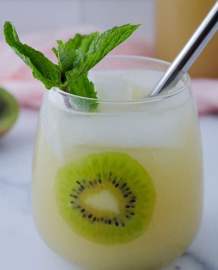 Kiwi Agua Fresca (Kiwi de Agua)