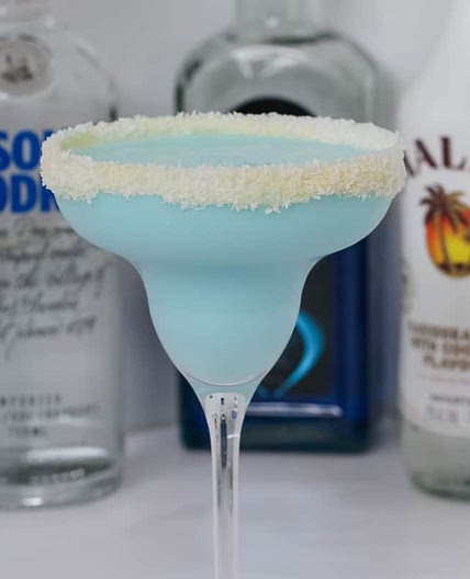 Blue Coconut Rum Cocktail | Malibu, Vodka & Blue Curacao