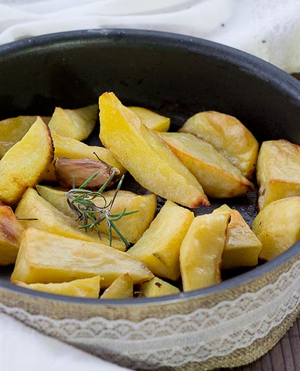 Patate al forno perfette, croccanti fuori e morbide dentro