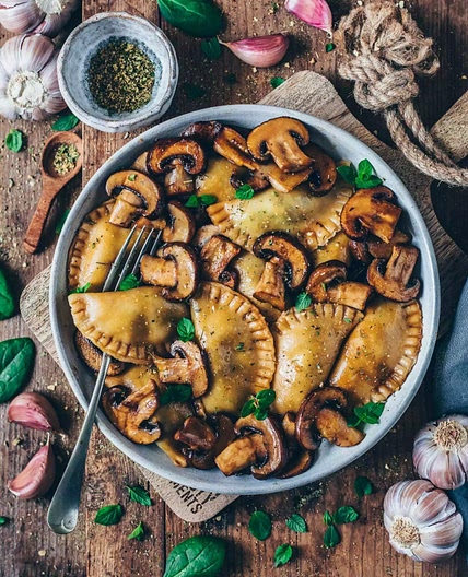 Spinach Ravioli with Mushrooms (vegan)