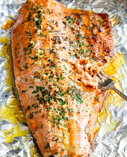 Baked Salmon in Foil with Garlic, Rosemary and Thyme {Whole30, Keto}