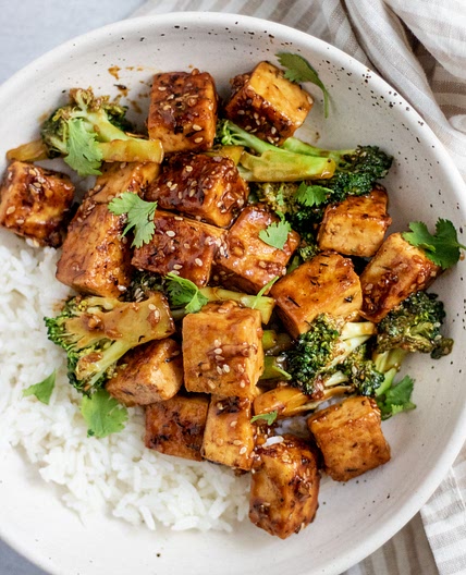 Tofu Broccoli Stir Fry with Garlic Ginger Sauce