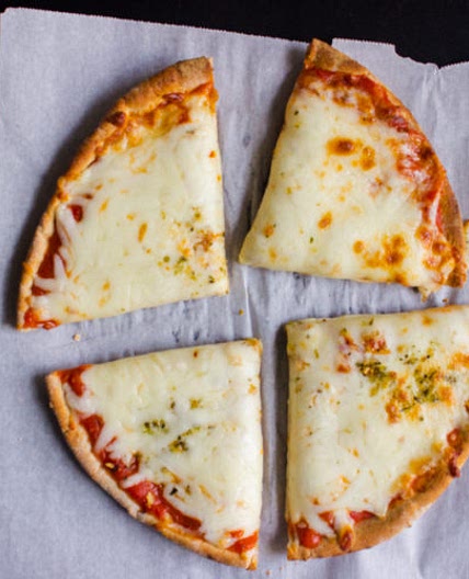 Quick and Easy Pita Pizza {Just 3 minutes}