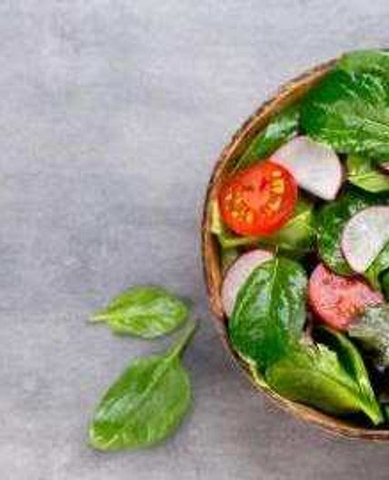 Ensalada mixta con espinaca, tomate y rábano | Reto 28