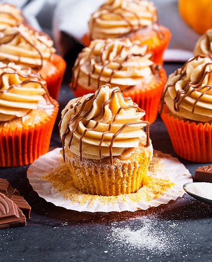 Pumpkin Churro Cupcakes