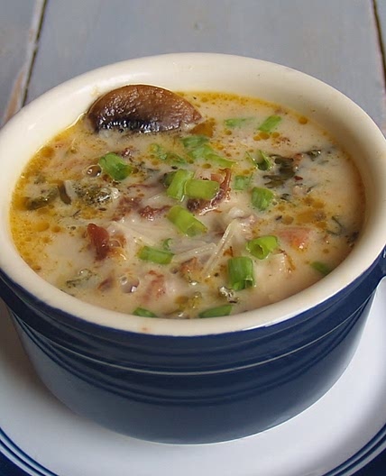 KNOCK YOUR SOCKS OFF CROCK POT SOUP