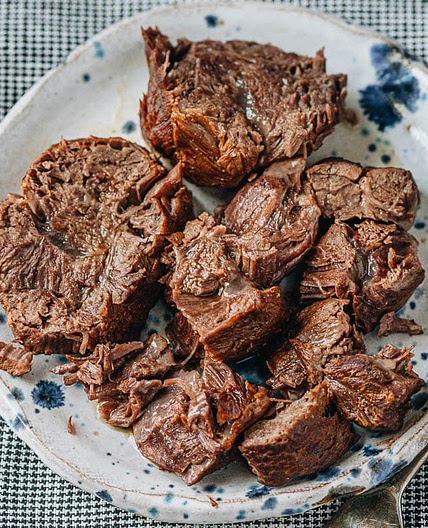 Chinese Braised Beef Shank (酱牛肉, Jiang Niu Rou)