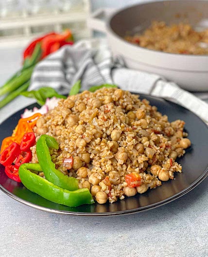 Vegetarian Bulgar and Tomato Pilaf (Burghul w Banadoura)