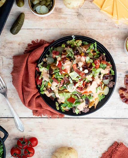 Smashed Cheeseburger Loaded Fries With Crispy Bacon