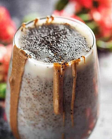 Keto Chia Pudding with Almond and Cinnamon