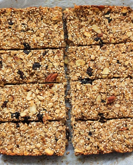 Chia, Quinoa & Banana Granola Bars