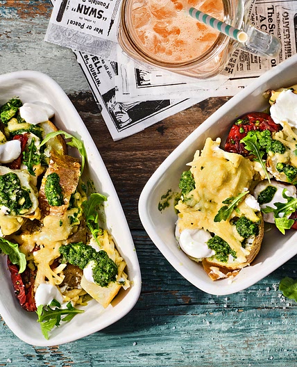 Vegane überbackene Pulled Potato mit Rucola-Topping