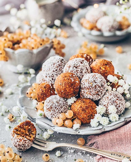 Carrot Cake Bliss Balls