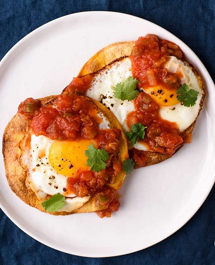 Huevos Rancheros (Eggs With Ranchera Sauce)