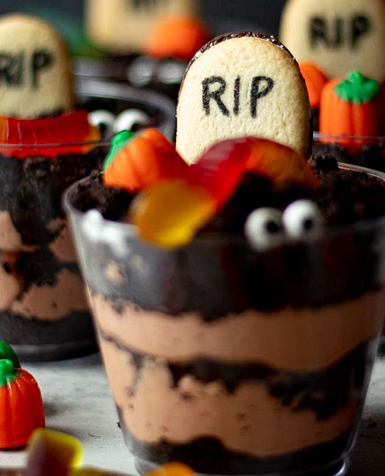 Halloween Dirt Cups - Worms and Dirt Halloween Desserts