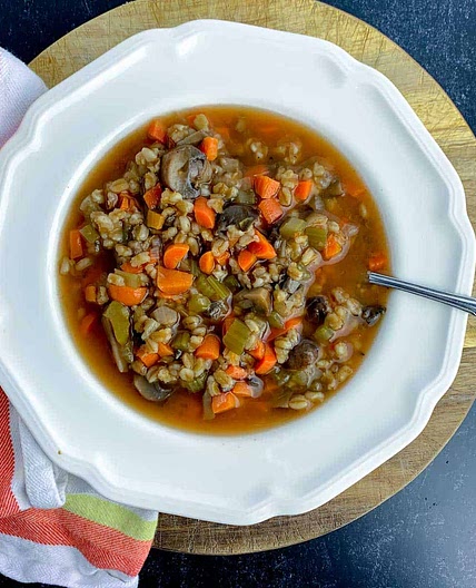 Easy Delicious Mushroom Barley Soup