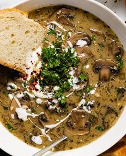 30 Minute One Pot Creamy Vegan Mushroom Soup