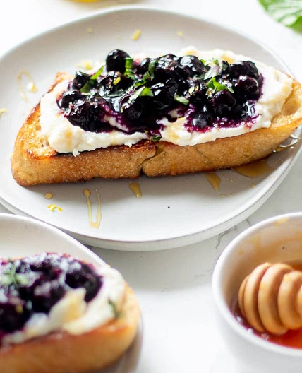 Blueberry Toast with Whipped Ricotta Recipe